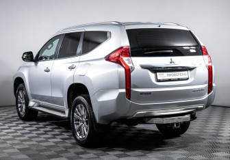 Подержанный автомобиль Mitsubishi Pajero Sport 2019 года (7 фото)