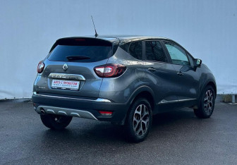 Подержанный автомобиль Renault Kaptur 2017 года (5 фото)