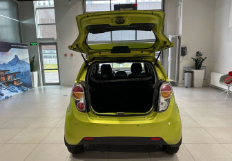 Подержанный автомобиль Chevrolet Spark 2011 года (7 фото)