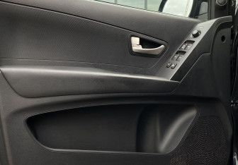 Подержанный автомобиль SsangYong Actyon 2012 года (10 фото)