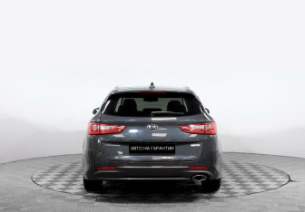 Подержанный автомобиль Kia Optima Wagon 2016 года (6 фото)