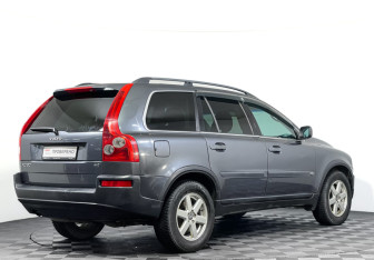 Подержанный автомобиль Volvo XC90 2005 года (5 фото)