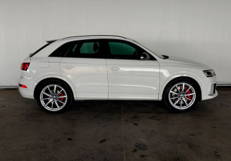 Подержанный автомобиль Audi RS Q3 2015 года (8 фото)