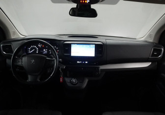 Подержанный автомобиль Peugeot Traveller 2020 года (13 фото)
