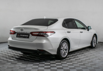 Подержанный автомобиль Toyota Camry Sedan 2020 года (5 фото)