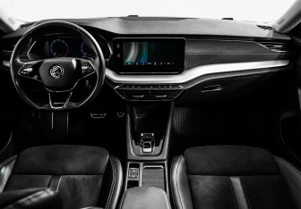 Подержанный автомобиль Skoda Octavia Liftback 2022 года (8 фото)