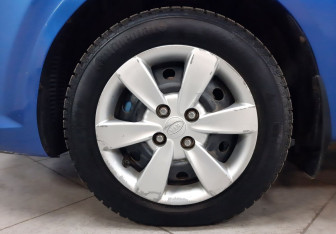 Подержанный автомобиль Kia Rio Sedan 2011 года (9 фото)