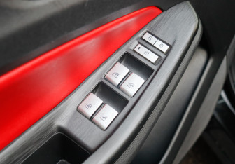 Подержанный автомобиль Changan UNI-S 2024 года (19 фото)