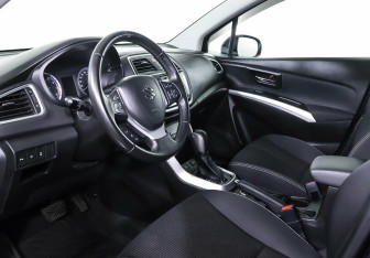 Подержанный автомобиль Suzuki SX4 Hatchback 2017 года (10 фото)