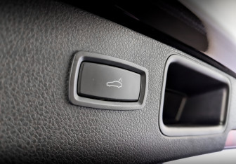 Подержанный автомобиль Porsche Macan 2019 года (29 фото)