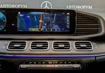 Подержанный автомобиль Mercedes-Benz GLE 2021 года (17 фото)