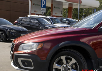 Подержанный автомобиль Volvo XC70 2010 года (28 фото)