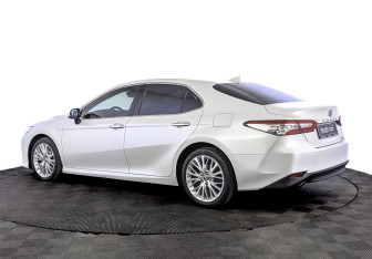 Подержанный автомобиль Toyota Camry Sedan 2019 года (7 фото)