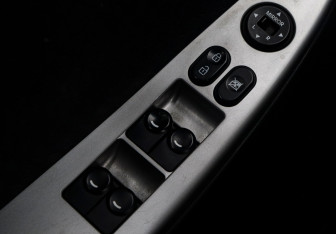 Подержанный автомобиль Hyundai Solaris Hatchback 2013 года (16 фото)