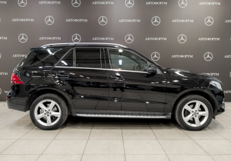 Подержанный автомобиль Mercedes-Benz GLE 2017 года (4 фото)
