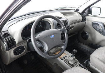 Подержанный автомобиль LADA (ВАЗ) Kalina Hatchback 2010 года (5 фото)