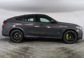 Подержанный автомобиль BMW X6 M 2022 года (7 фото)
