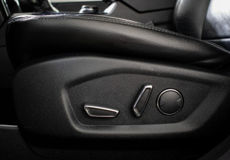 Подержанный автомобиль Ford Explorer 2018 года (18 фото)