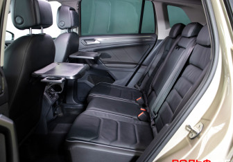 Подержанный автомобиль Volkswagen Tiguan 2017 года (10 фото)