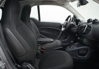 Подержанный автомобиль Smart Fortwo Hatchback 2018 года (11 фото)