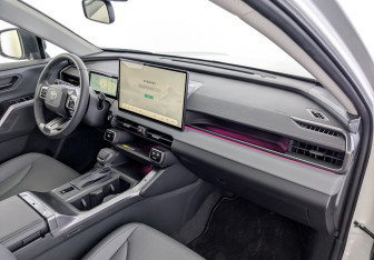 Новый Toyota RAV4 2025 (9 фото)