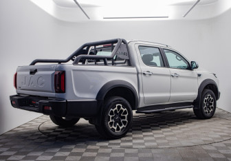 Подержанный автомобиль JAC T9 2025 года (4 фото)