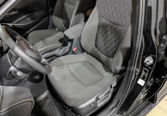 Подержанный автомобиль Toyota Corolla Sedan 2019 года (20 фото)