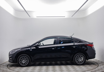 Подержанный автомобиль Hyundai Solaris Sedan 2017 года (8 фото)