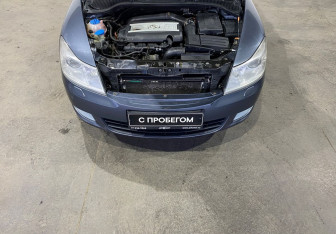 Подержанный автомобиль Skoda Octavia Liftback 2011 года (17 фото)