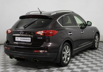 Подержанный автомобиль Infiniti EX 2009 года (5 фото)