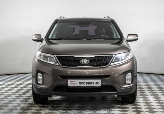 Подержанный автомобиль Kia Sorento 2013 года (2 фото)