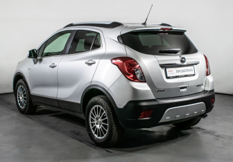 Подержанный автомобиль Opel Mokka 2013 года (7 фото)