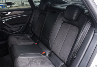 Подержанный автомобиль Audi A7 2018 года (18 фото)