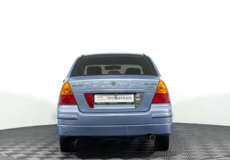 Подержанный автомобиль Suzuki Liana Sedan 2006 года (6 фото)