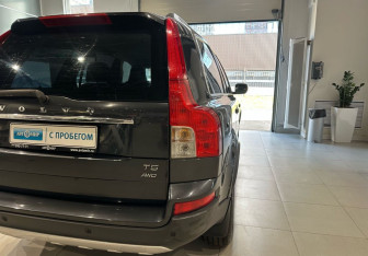 Подержанный автомобиль Volvo XC90 2010 года (9 фото)