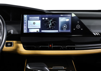 Подержанный автомобиль Changan UNI-K 2023 года (14 фото)