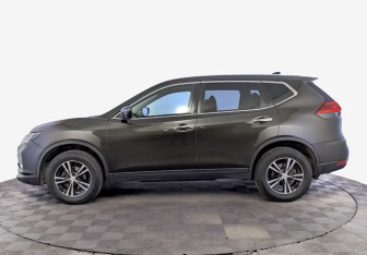 Подержанный автомобиль Nissan X-Trail 2018 года (8 фото)