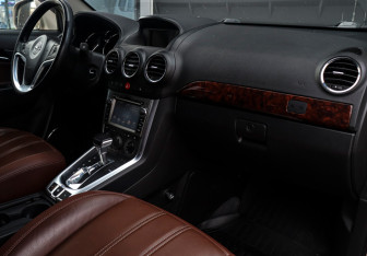 Подержанный автомобиль Opel Antara 2013 года (9 фото)