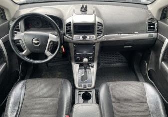 Подержанный автомобиль Chevrolet Captiva 2012 года (10 фото)