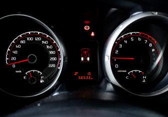 Подержанный автомобиль Mitsubishi Pajero 2013 года (11 фото)