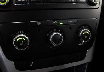 Подержанный автомобиль Skoda Yeti 2014 года (18 фото)