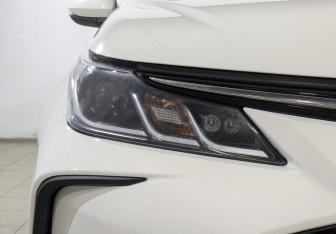 Подержанный автомобиль Toyota Corolla Sedan 2019 года (11 фото)