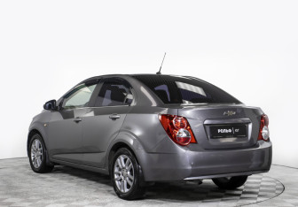 Подержанный автомобиль Chevrolet Aveo Sedan 2012 года (7 фото)