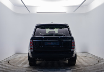 Подержанный автомобиль Land Rover Range Rover 2016 года (6 фото)