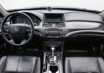 Подержанный автомобиль Honda Crosstour 2014 года (13 фото)