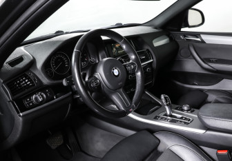 Подержанный автомобиль BMW X4 2018 года (15 фото)