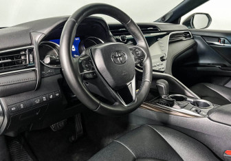 Подержанный автомобиль Toyota Camry Sedan 2020 года (13 фото)