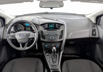 Подержанный автомобиль Ford Focus Hatchback 2018 года (14 фото)