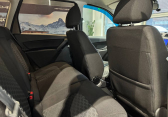 Подержанный автомобиль LADA (ВАЗ) Granta Wagon 2018 года (12 фото)