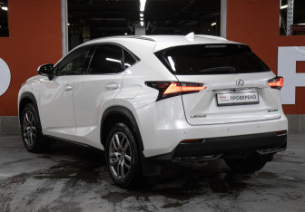Подержанный автомобиль Lexus NX 2015 года (7 фото)